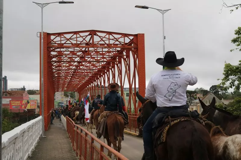 Comitiva tropeira refaz o Caminho das Tropas em Rio  Negro